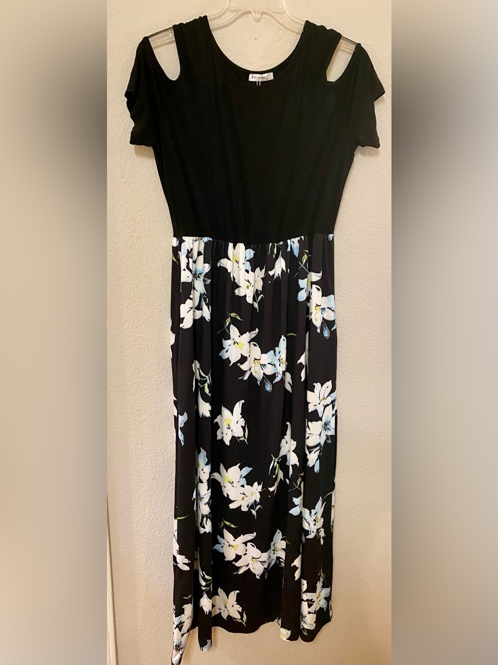 Kancy Store Floral Maxi Dress with White & Light Blue Lilies Size XL - EUC!
